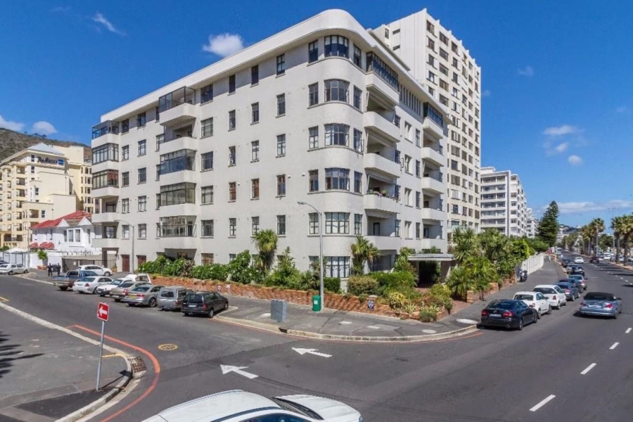 1 Bedroom Property for Sale in Sea Point Western Cape